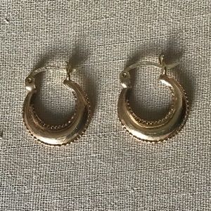 10 karat gold earrings